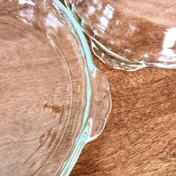 Pyrex, Clear Glass, Scalloped Edge, Pie Plates, Handles, Green Tint, Set of 2 - Picture 10 of 13